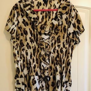 East 5th   animal print top 2X.   Ruffle V Neck